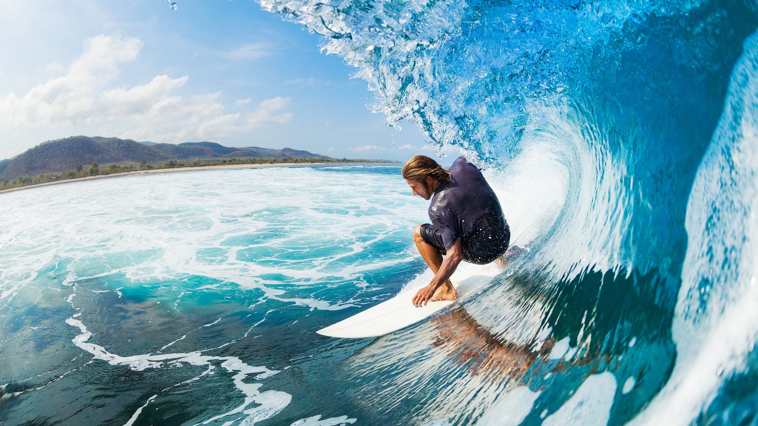 开云·体育官网-全黑队反击速度快，迅速转守为攻，成为赛事亮点，全黑队服