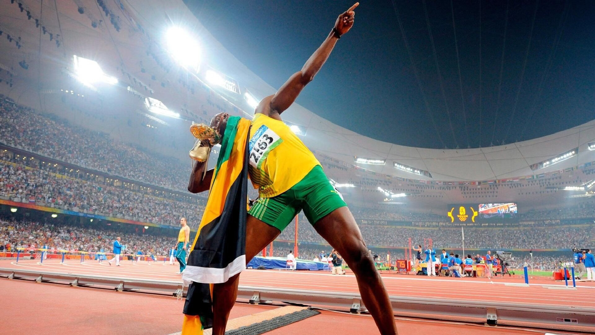 Kaiyun APP-德甲火热对决：两球逆转展现足球魅力，德甲 用球